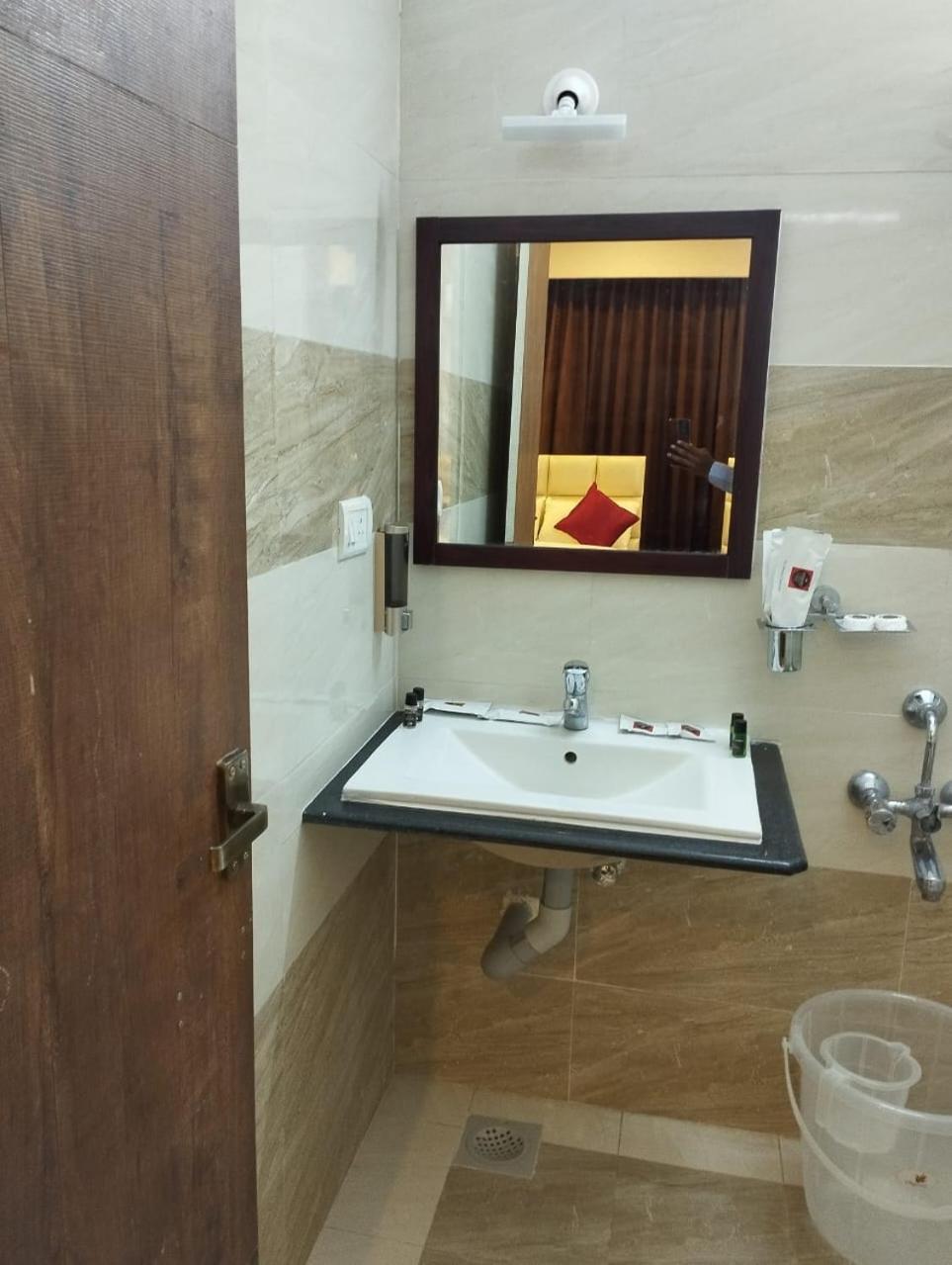 Annai Residency Hotel ฮอร์นีเบ็ชวา ภายนอก รูปภาพ
